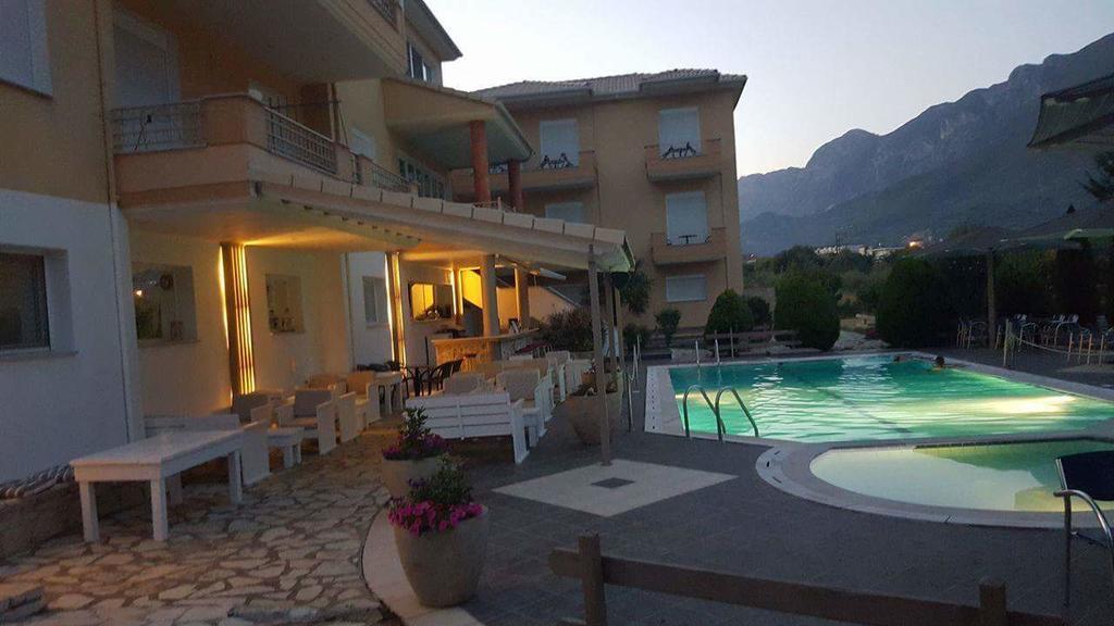 Iliana Apartament *